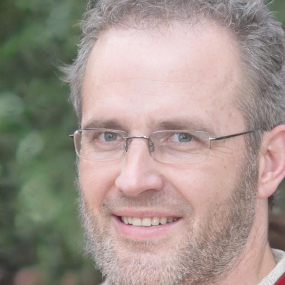 Portrait of Rhodri Castellan, Budget Strategy Lead at buloxarizuoenix
